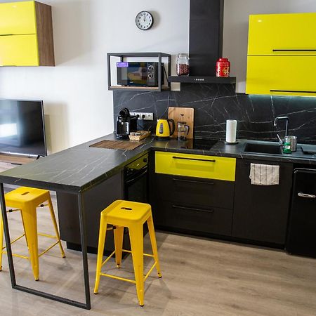Apartman Yellow Submarine Se Slunnou Terasou 쿤타호라 외부 사진